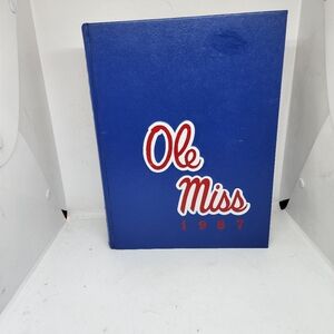 University Of Mississippi 1987 Ole Miss Rebels Yearbook. Oxford, Mississippi